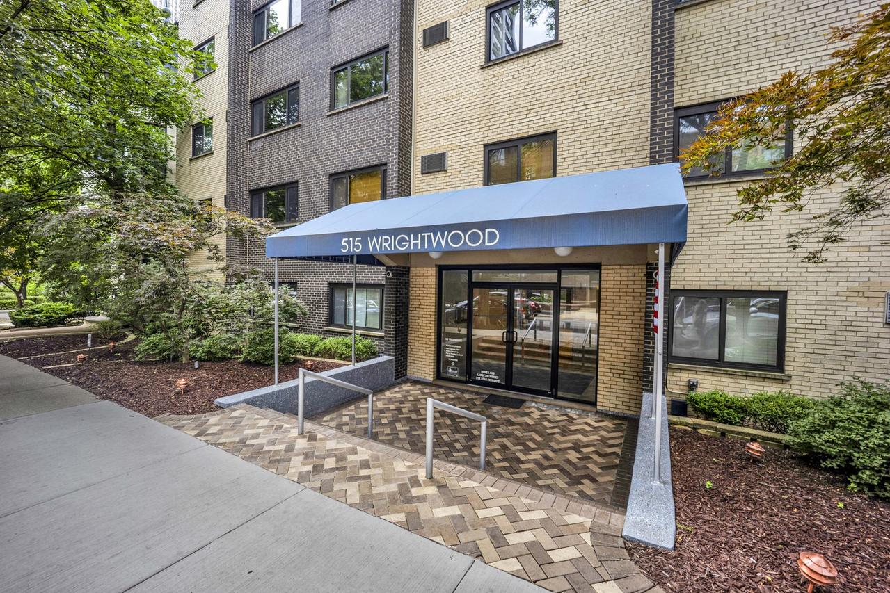 515 W Wrightwood Ave. #202, Chicago, IL 60614