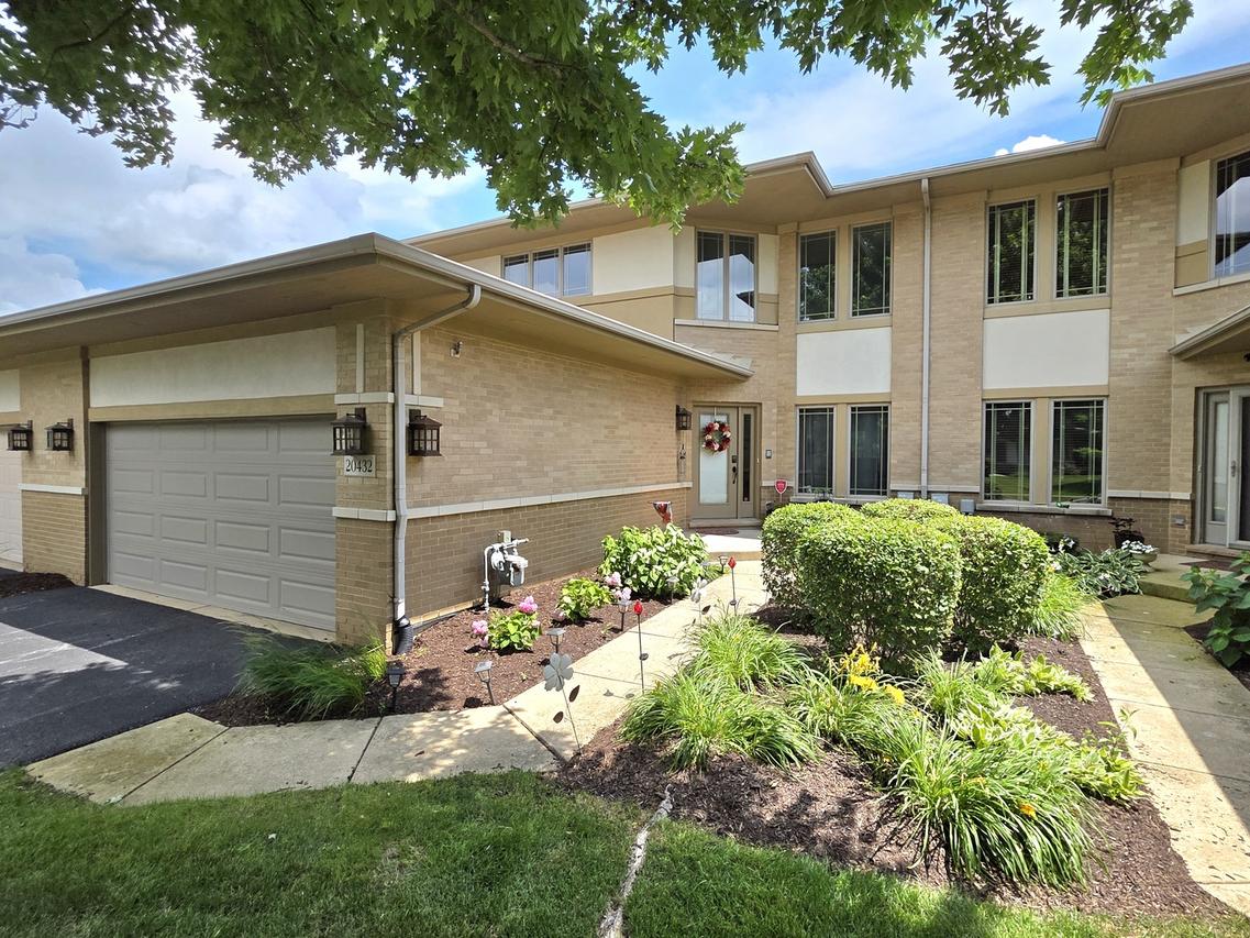 20432 Fallingwater Cir., Frankfort, IL 60423