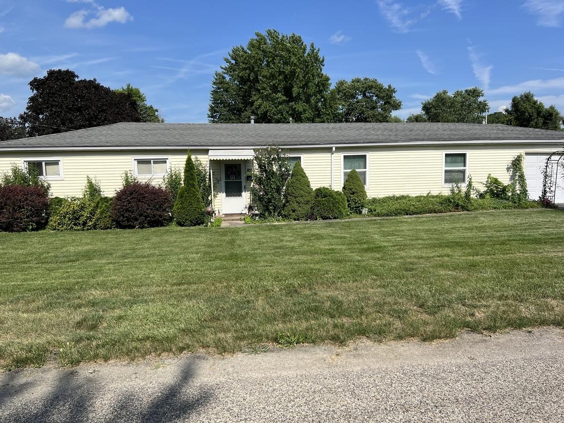 801 E Honeywell Ave., Hoopeston, IL 60942