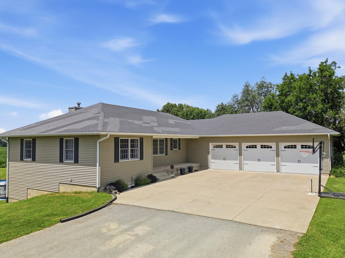 19481 Blue Goose Rd., Morrison, IL 61270