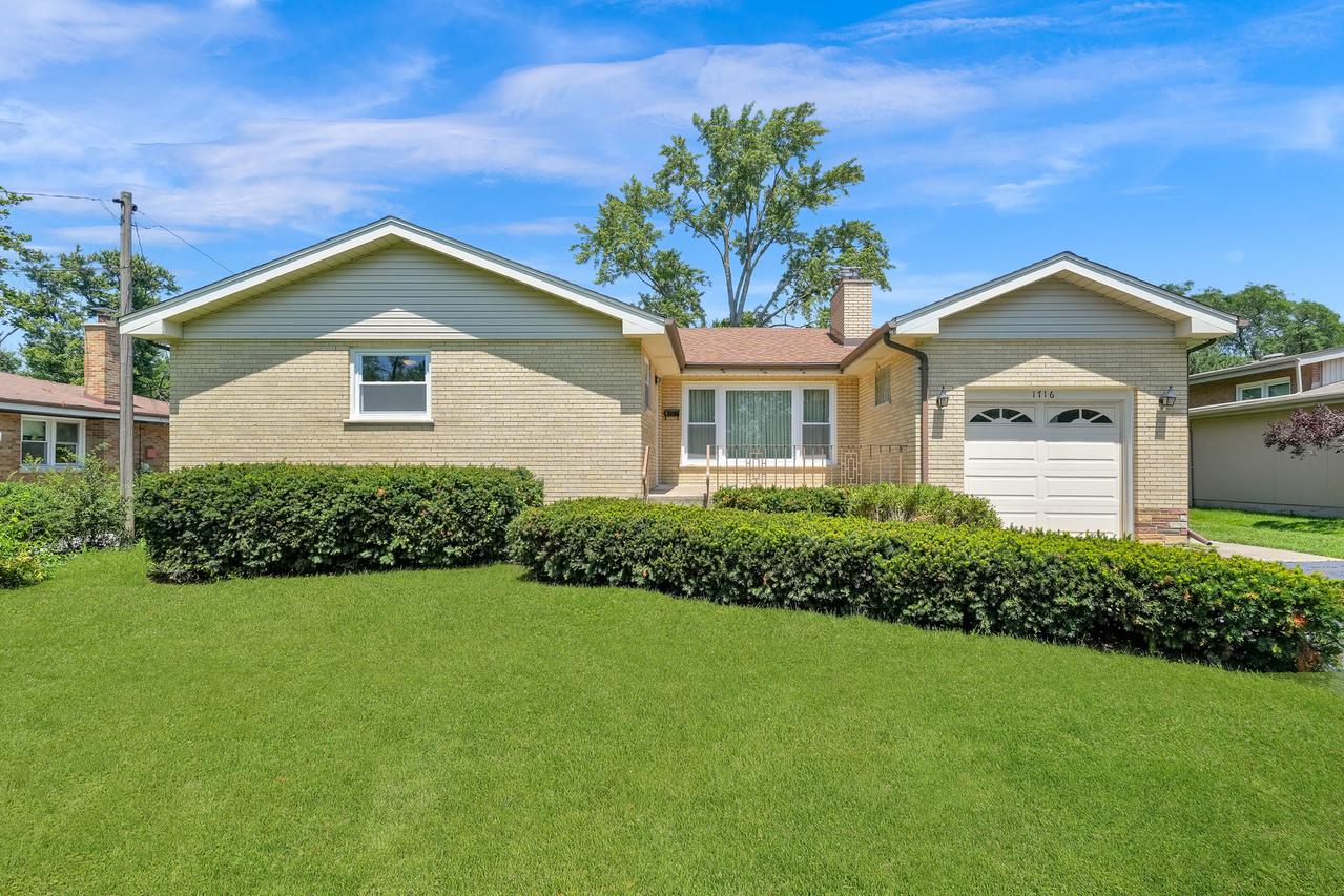 1716 Idlewild Ln., Homewood, IL 60430