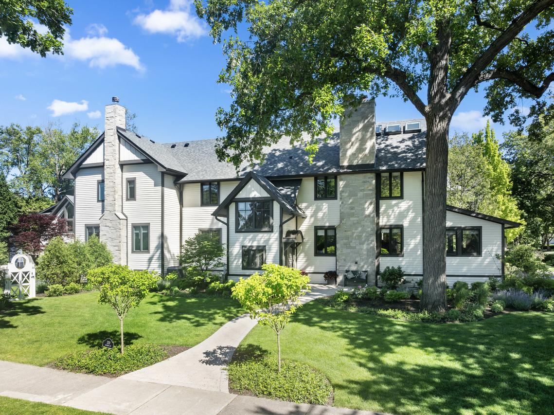 320 Melrose Ave., Kenilworth, IL 60043
