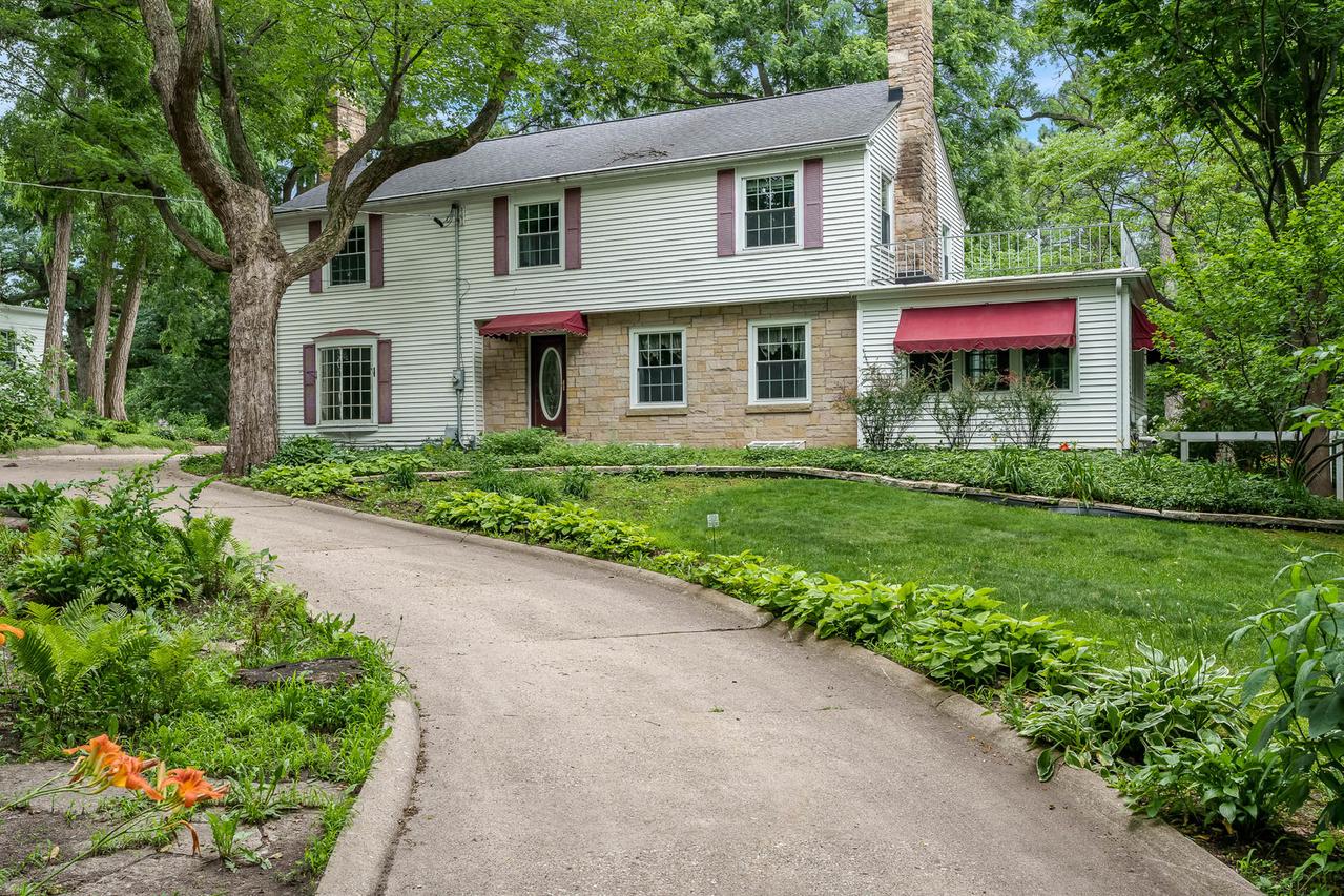 3025 E State St., Rockford, IL 61108