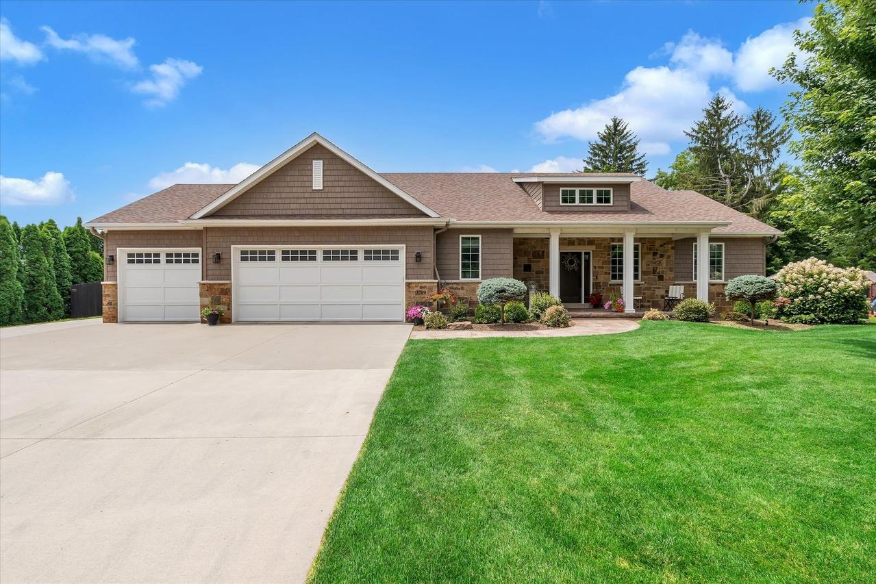 3709 39th Street Ct., Moline, IL 61265