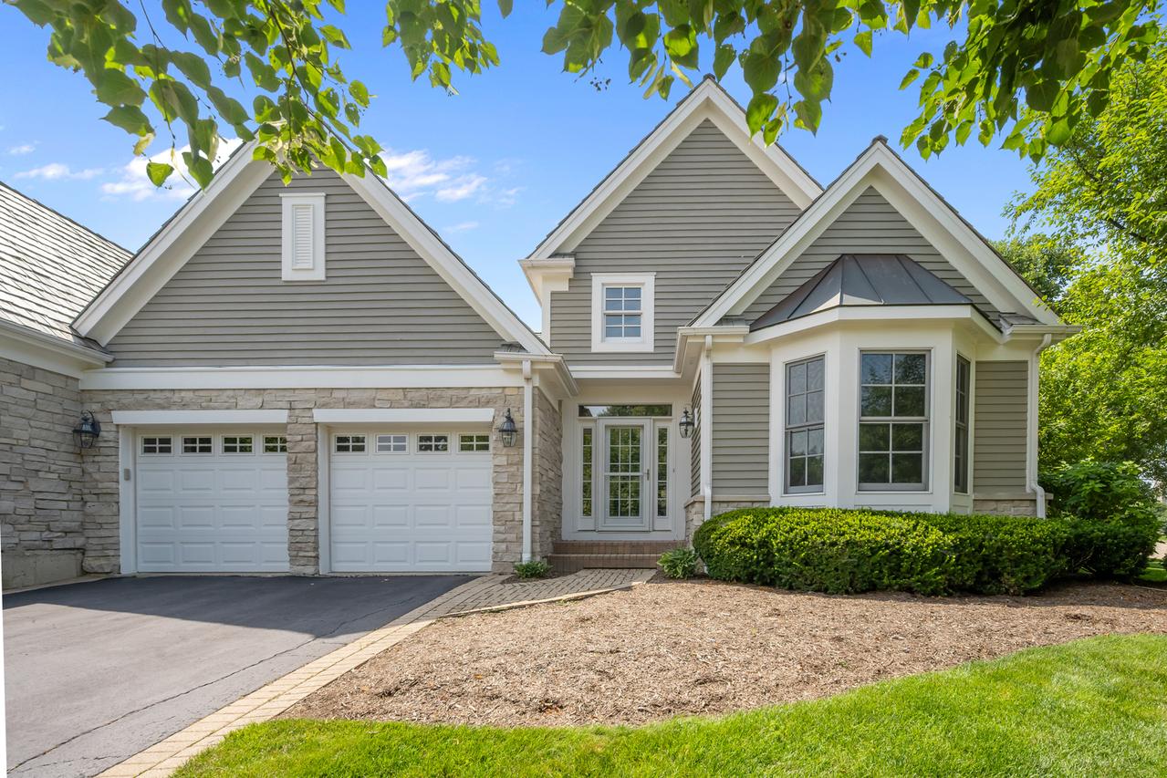 130 S Bradford Ct., Lake Forest, IL 60045