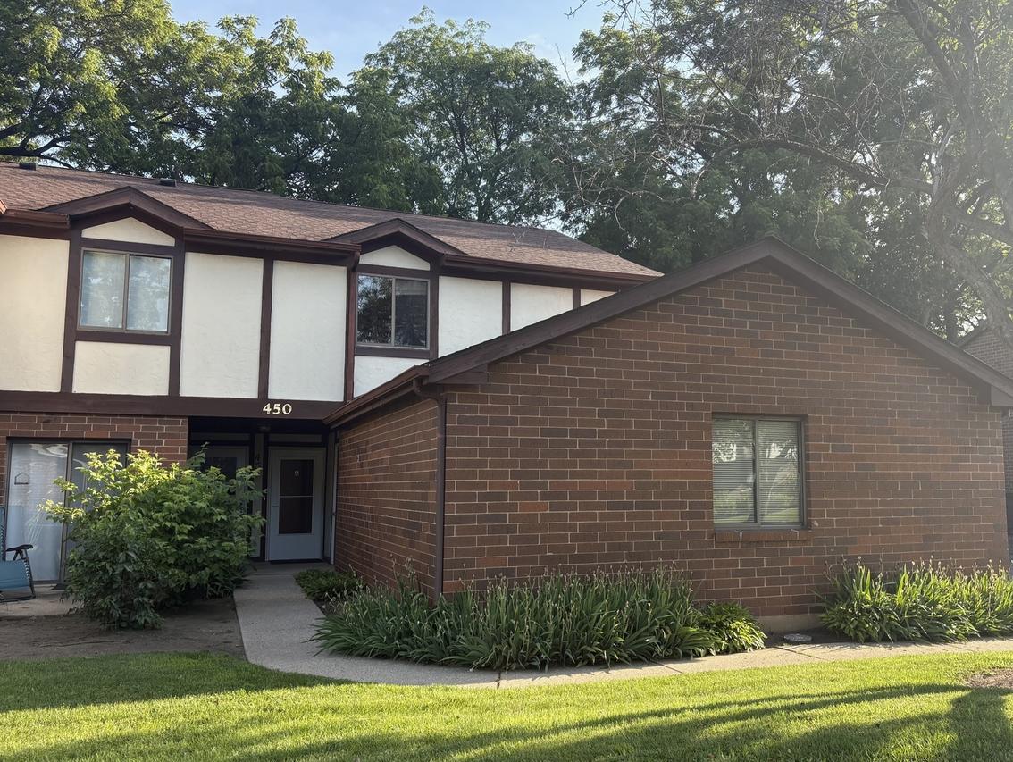 450 Brandy Dr. #A, Crystal Lake, IL 60014