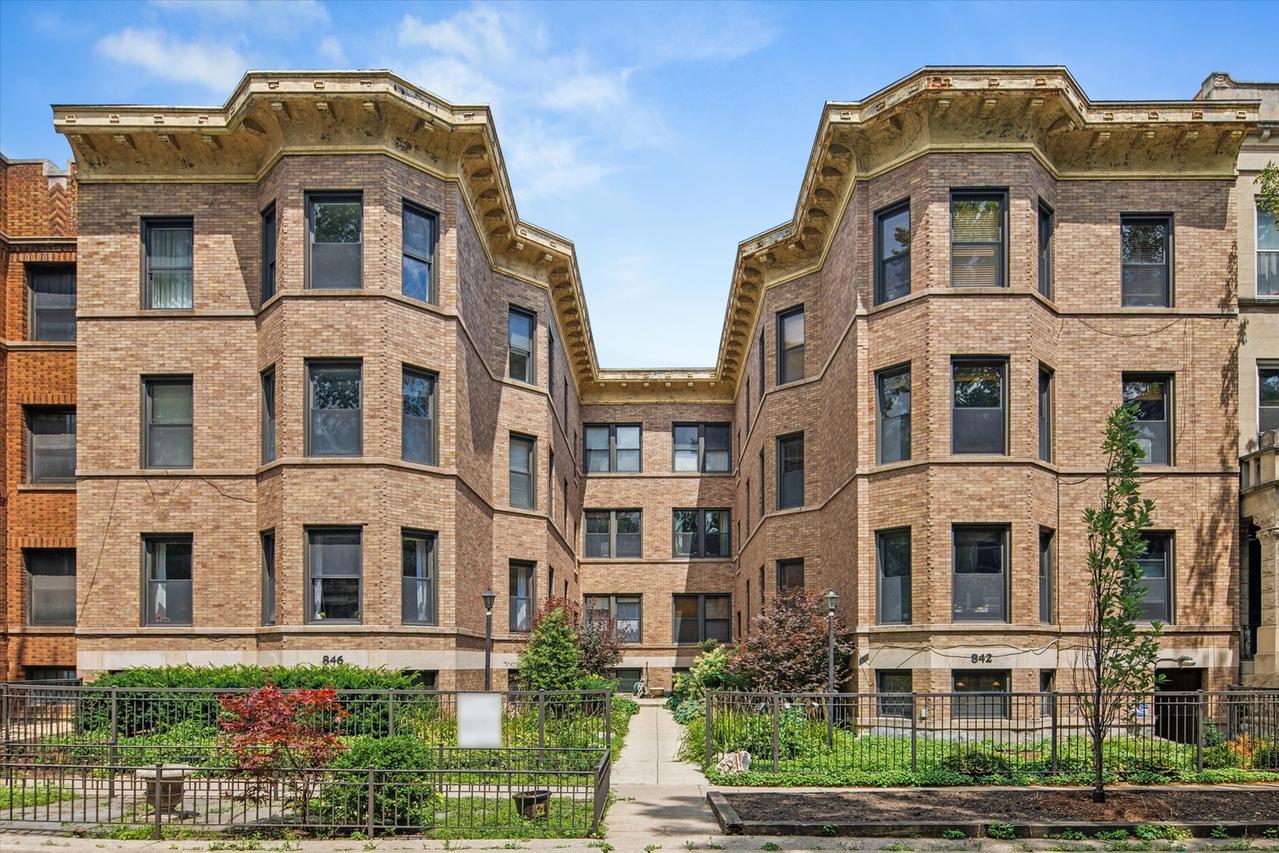 846 W Newport Ave. #1S, Chicago, IL 60657