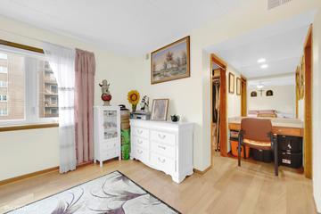 1380 Oakwood Ave. #204, Des Plaines, IL 60016