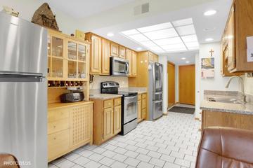 1380 Oakwood Ave. #204, Des Plaines, IL 60016