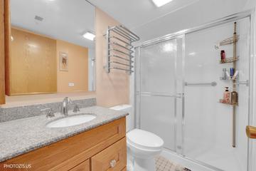 1380 Oakwood Ave. #204, Des Plaines, IL 60016