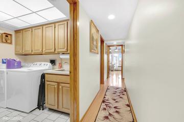 1380 Oakwood Ave. #204, Des Plaines, IL 60016