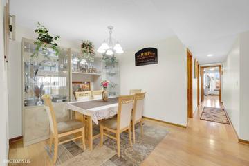 1380 Oakwood Ave. #204, Des Plaines, IL 60016