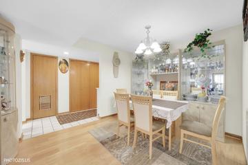 1380 Oakwood Ave. #204, Des Plaines, IL 60016