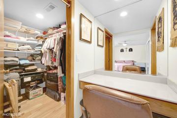 1380 Oakwood Ave. #204, Des Plaines, IL 60016
