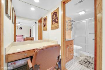 1380 Oakwood Ave. #204, Des Plaines, IL 60016