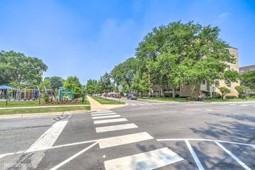 1380 Oakwood Ave. #204, Des Plaines, IL 60016