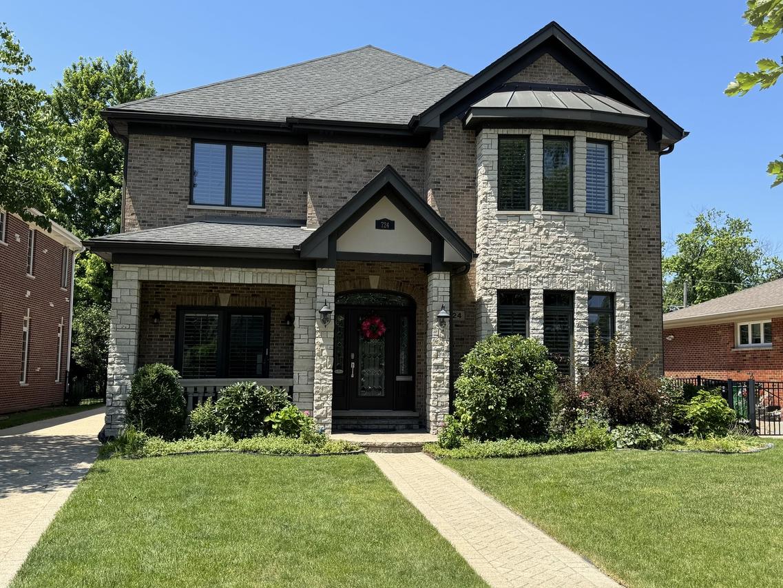 724 Sylviawood Ave., Park Ridge, IL 60068