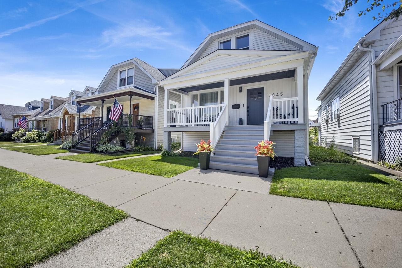 5845 W Cornelia Ave., Chicago, IL 60634