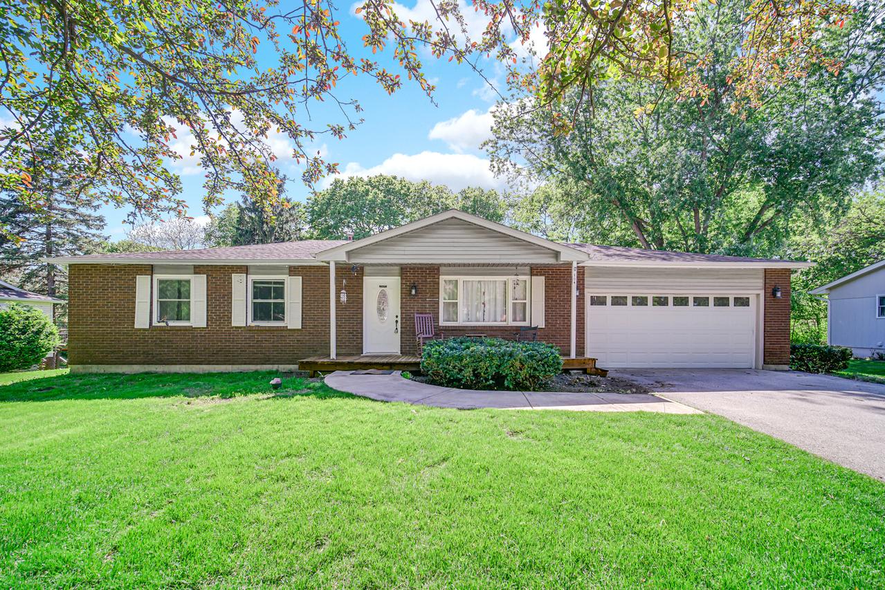 104 Poplar Rd., Yorkville, IL 60560