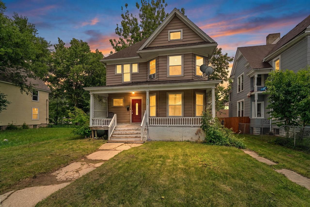 935 N Court St., Rockford, IL 61103