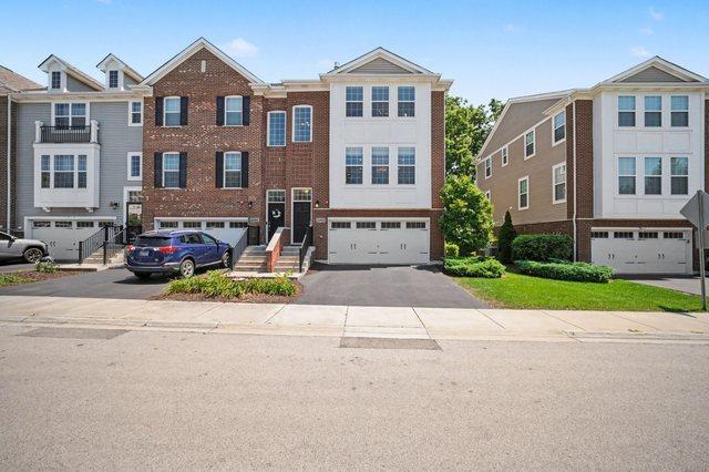 2492 Huntleigh Ln., Woodridge, IL 60517