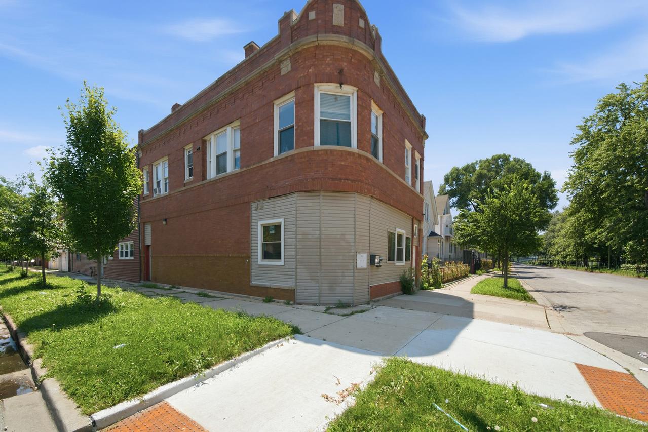4101 W Potomac Ave., Chicago, IL 60651