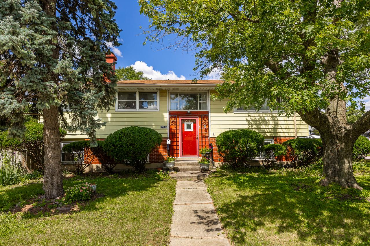 16948 Glen Oaks Dr., Country Club Hills, IL 60478