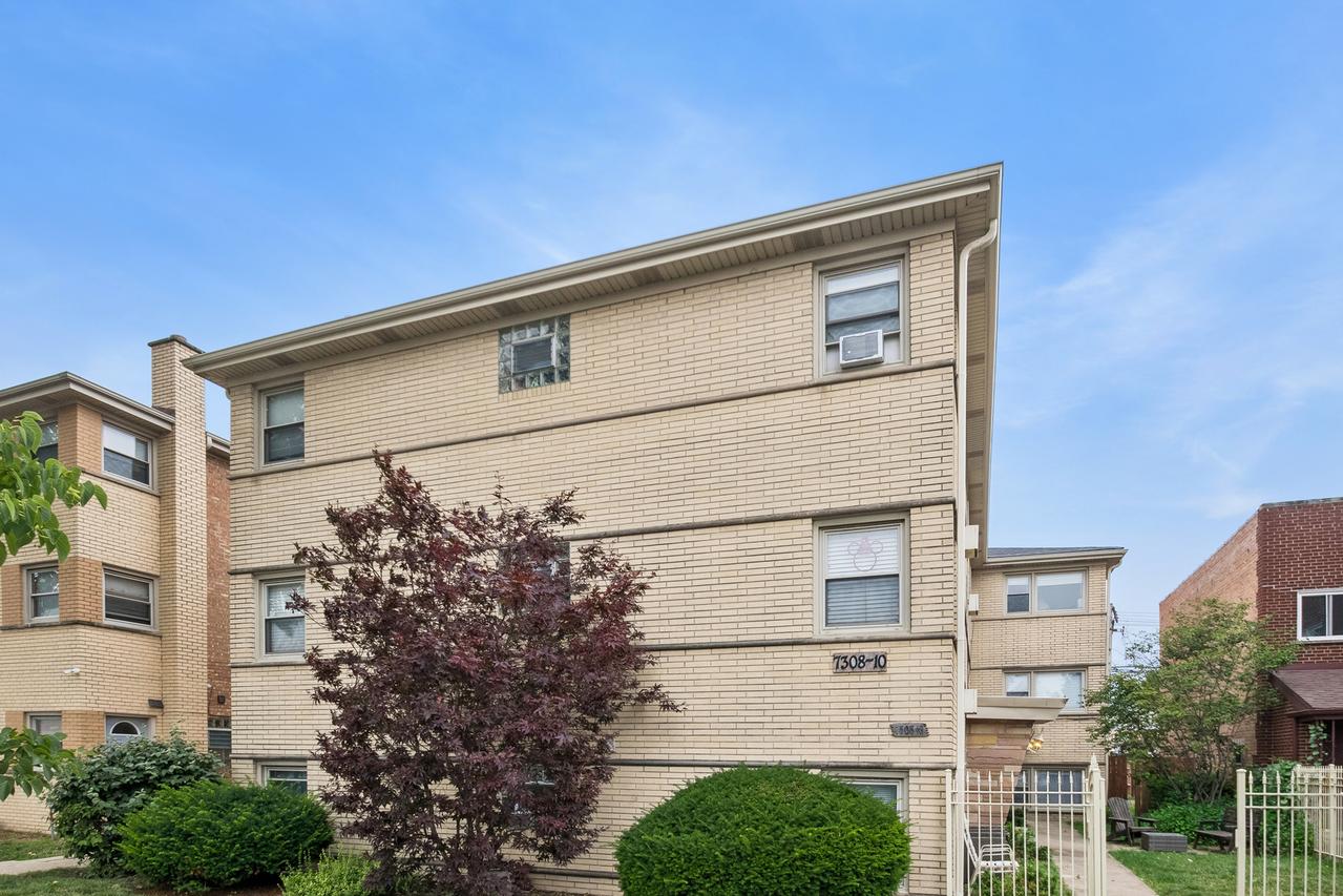 7310 N Harlem St. #102, Chicago, IL 60631