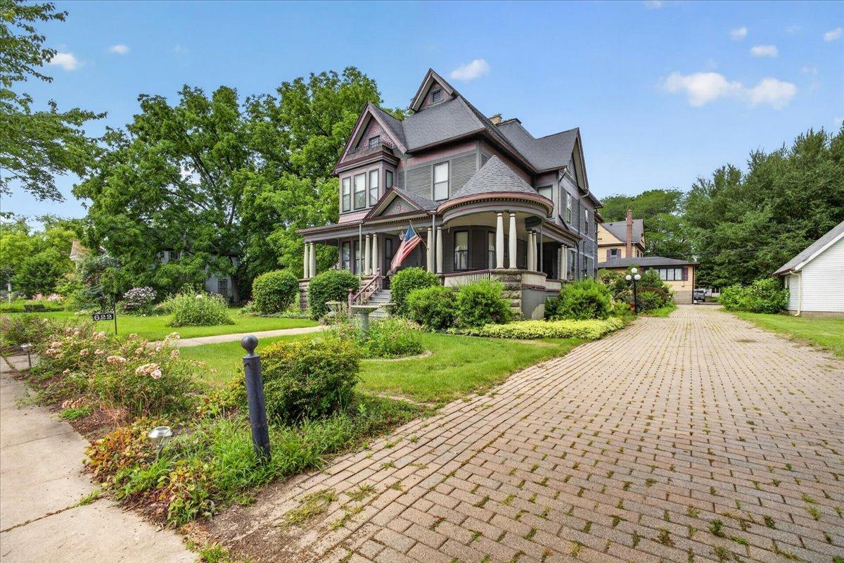 622 N 7th St., Rochelle, IL 61068