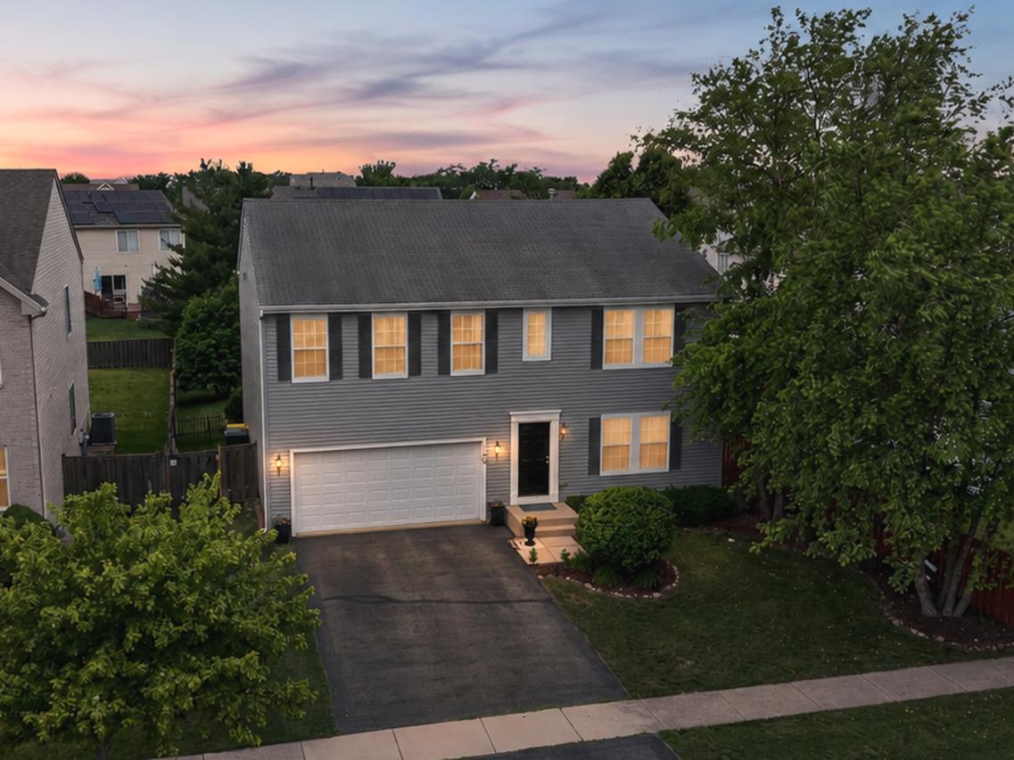 1196 Port Royal Rd., Pingree Grove, IL 60140