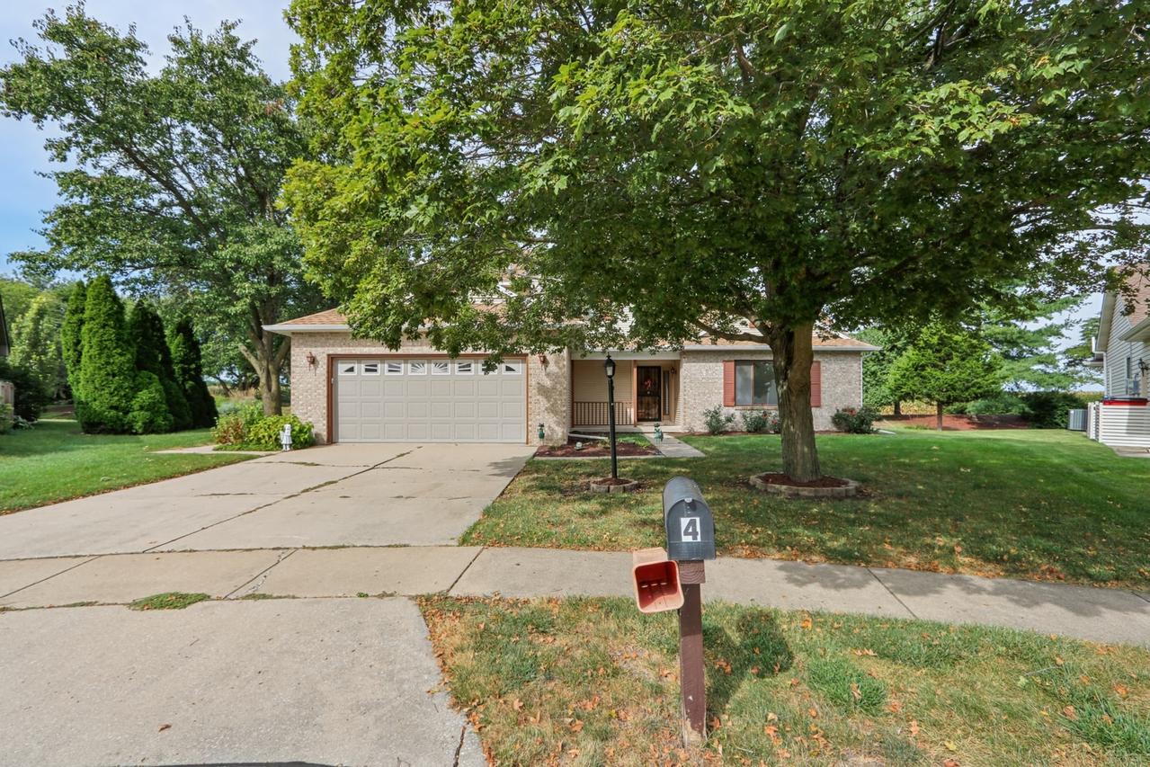 4 Redwing Ct., Savoy, IL 61874