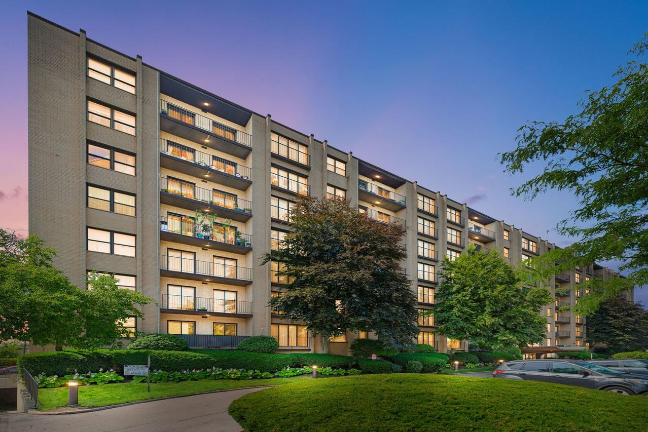 4601 W Touhy Ave. #408, Lincolnwood, IL 60712