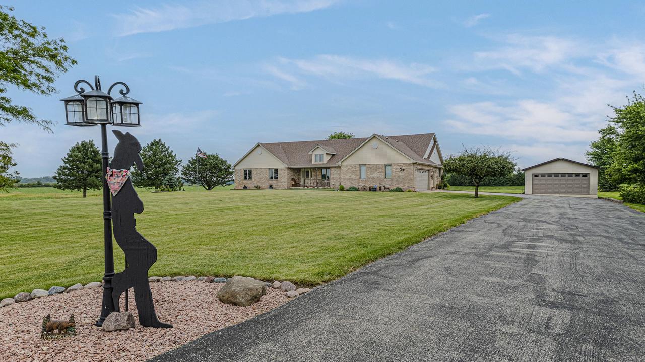 25111 S 104th Ave., Frankfort, IL 60423