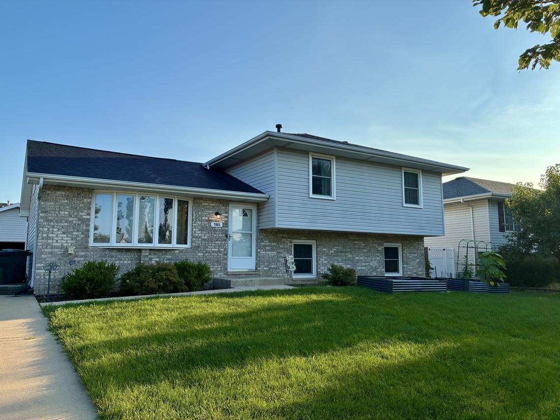7001 Grantham Dr., Joliet, IL 60431