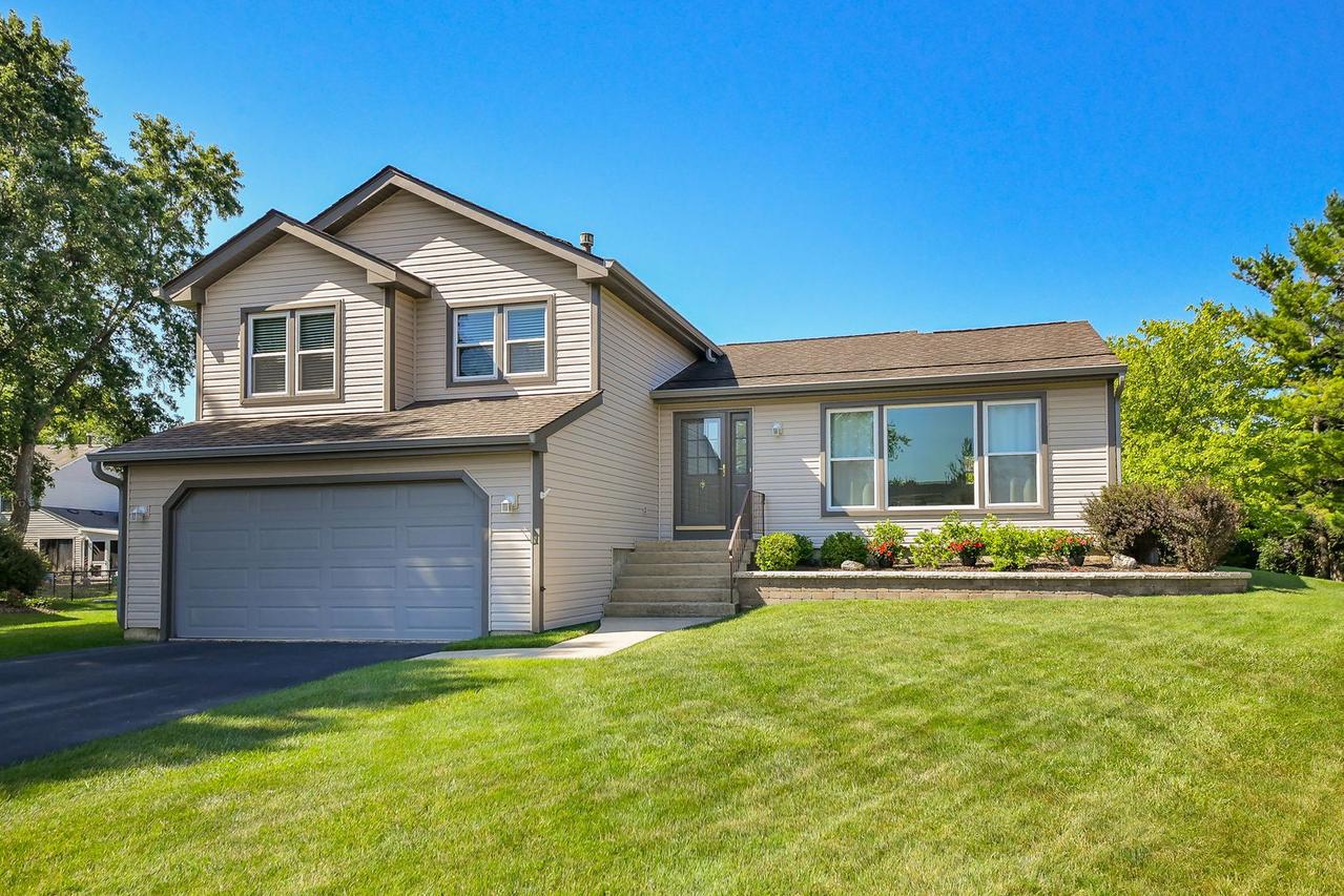 1321 Hall Ct., Batavia, IL 60510