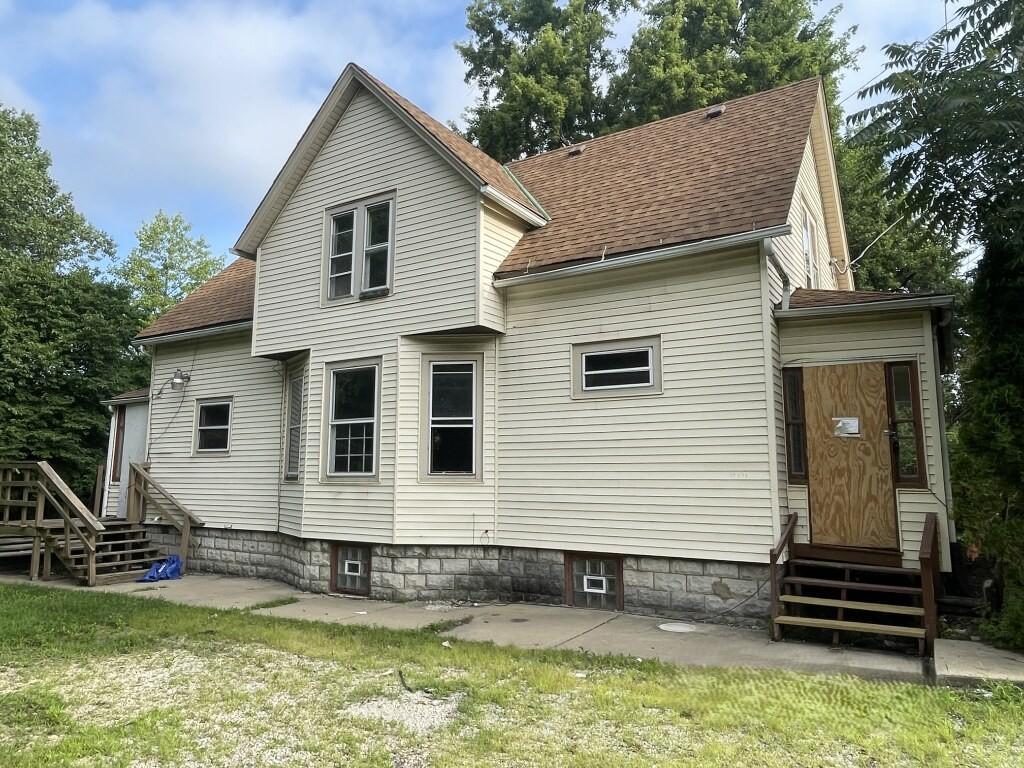 15276 State St., South Holland, IL 60473