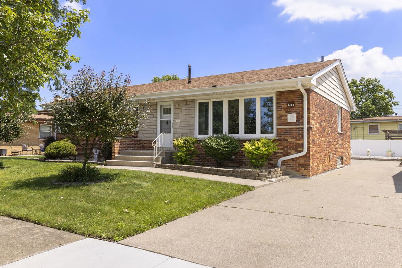 261 S Mayfair Pl., Chicago Heights, IL 60411