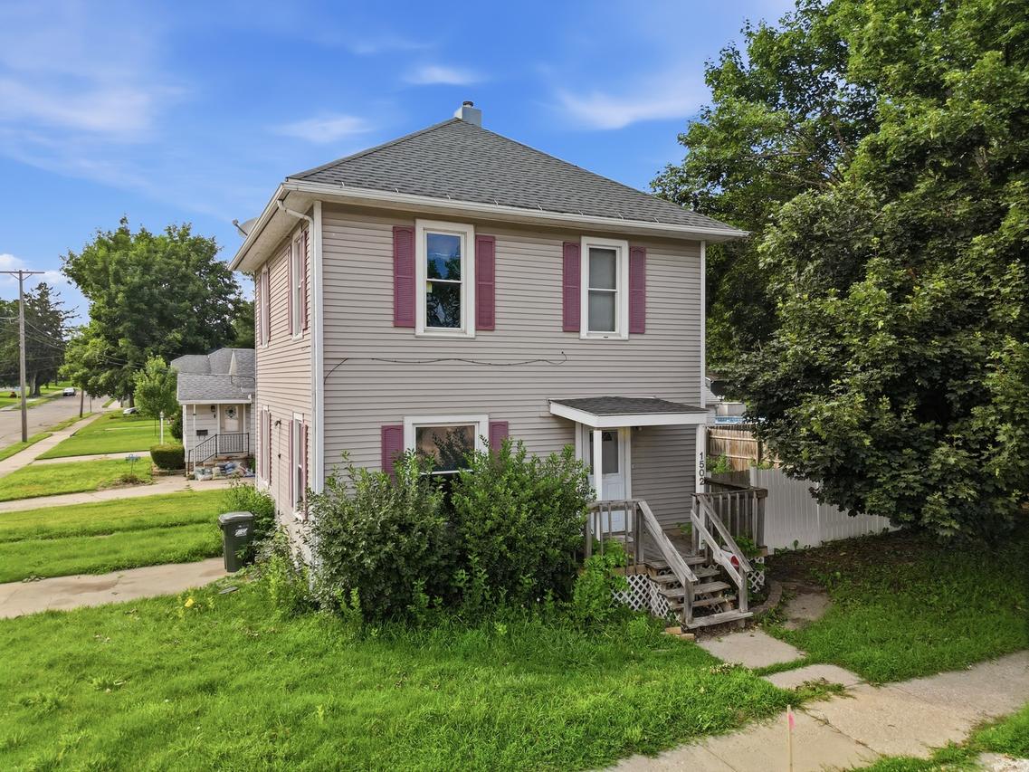 1502 E 4th St., Sterling, IL 60181