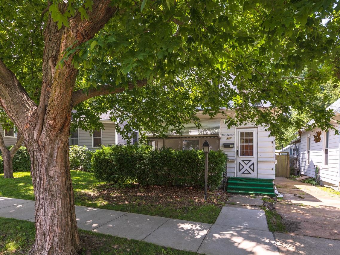 918 N Oak St., Bloomington, IL 61701