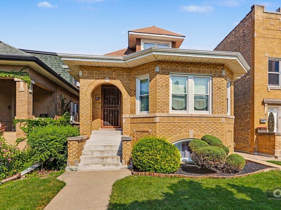 2911 N Kenneth Ave., Chicago, IL 60641