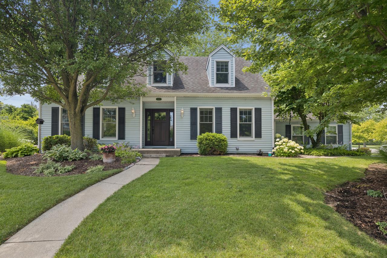 102 Azalea Rd., Frankfort, IL 60423