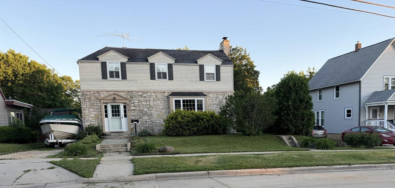 915 Julien St., Belvidere, IL 61008