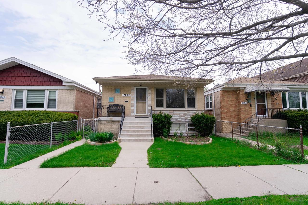 [Address Hidden by Seller], Chicago, IL 60634