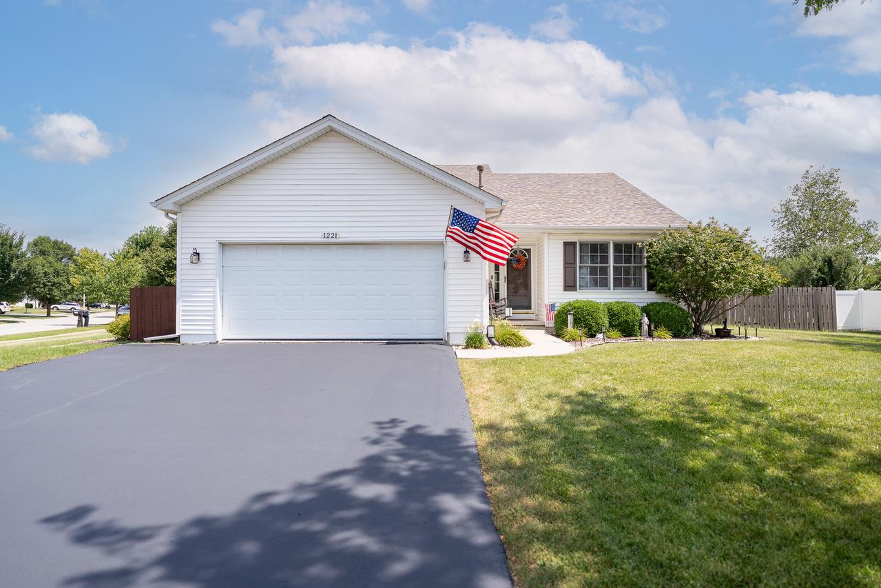 1221 Glen Mor Dr., Shorewood, IL 60404
