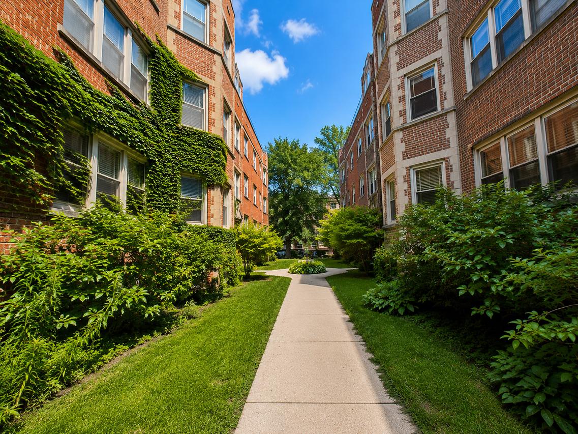 6814 N Ashland Blvd. #1C, Chicago, IL 60626