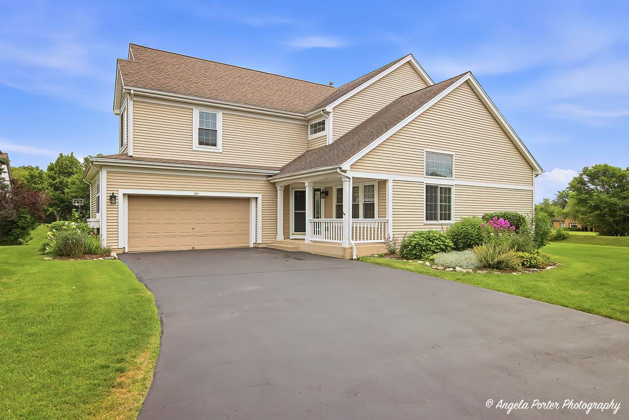 331 Hampton Ct., Crystal Lake, IL 60012