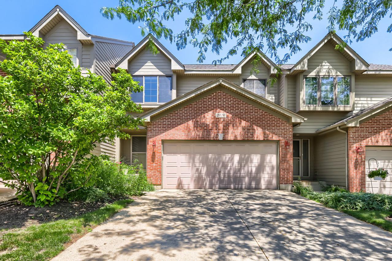 2016 Jeffrey Ln., Elgin, IL 60123
