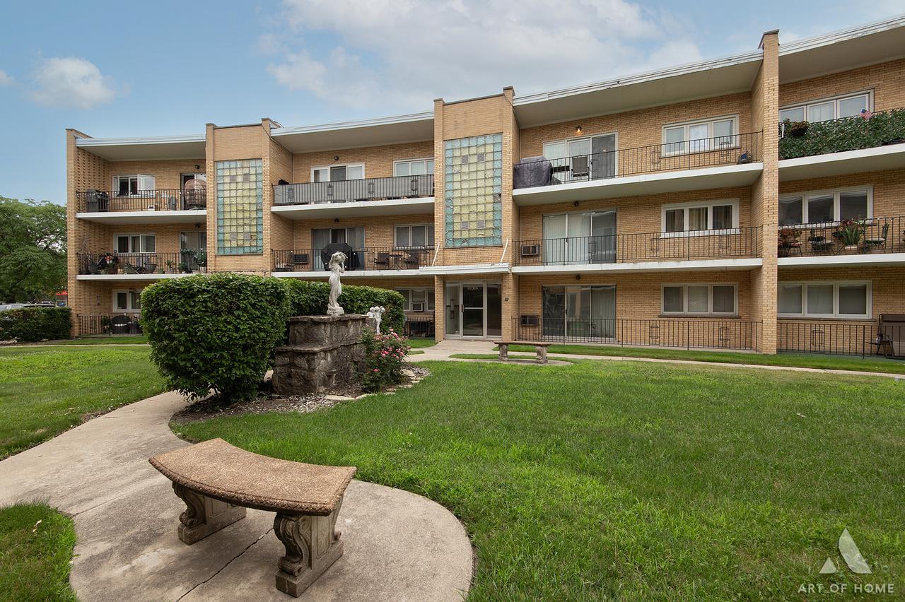 10316 S Pulaski Rd. #303, Oak Lawn, IL 60453