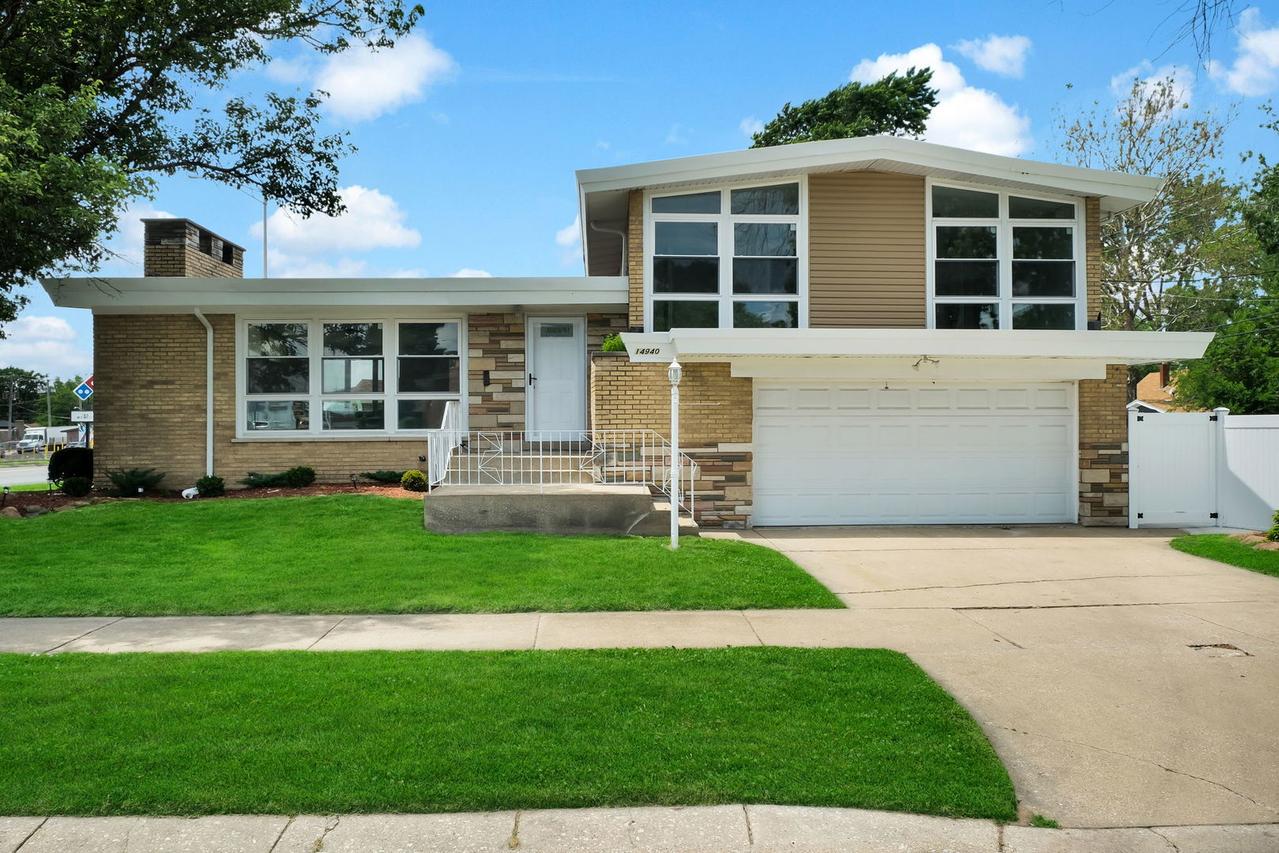 14940 Oak St., Dolton, IL 60419