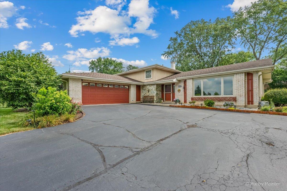 163 S Circle Ave., Bloomingdale, IL 60108